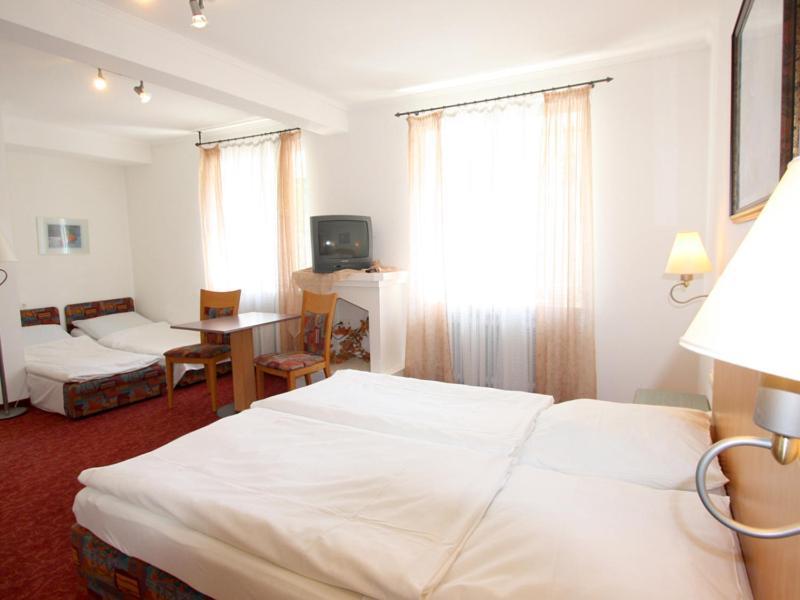 Hotel Gasthof Krone Zusmarshausen Zewnętrze zdjęcie